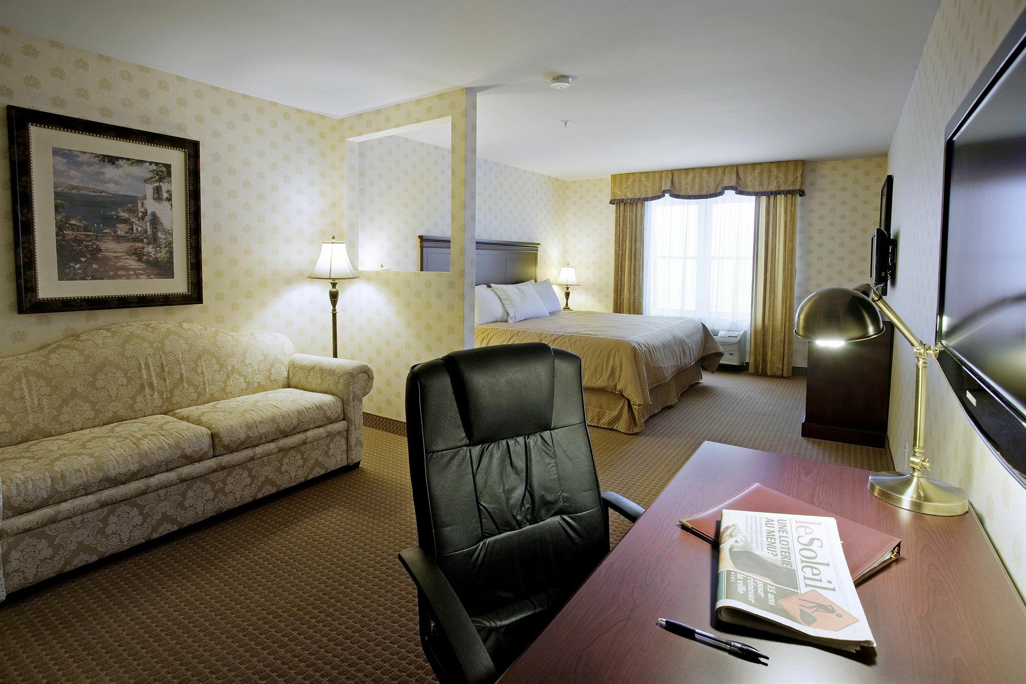Hotel Comfort & 4*